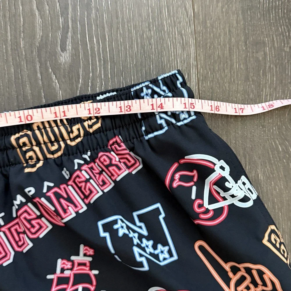 Chubbies NFL Tampa Bay Buccaneers Mens 6'' Inseam Lined Swim Trunks Large Bucs